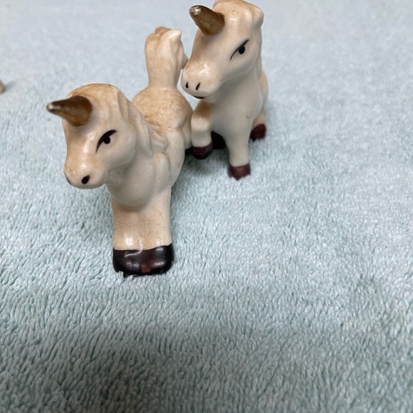 2 small unicorns - Picture 4 of 4